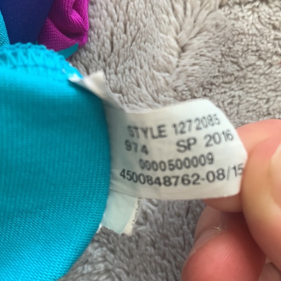 ✨2 Under Armour HeatGear Loose Fit Shirts Blue and Purple Youth size XL - Picture 13 of 14